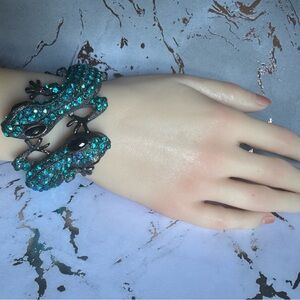 Elegant Blue Lizard Bracelet